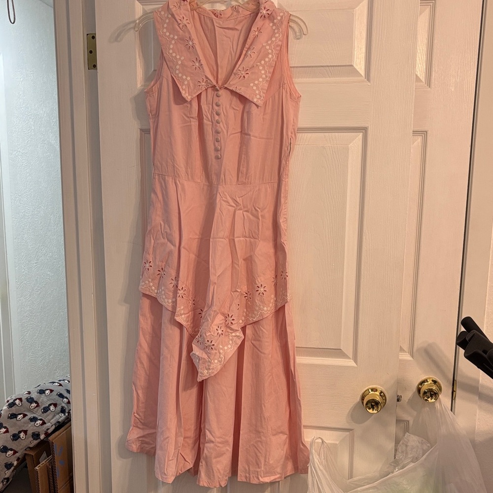 VINTAGE Pink Sleeveless Dress with Floral Embroidery